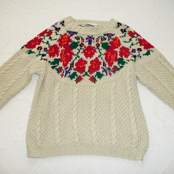 IVY Sweaters - Vintage IVY Hand Knit Floral Chunky Sweater SZ S M